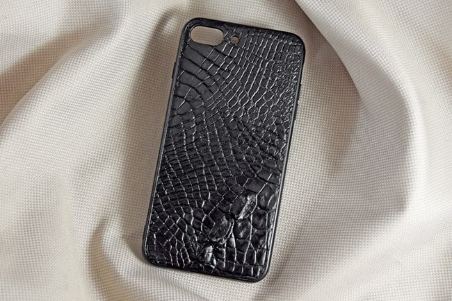 Mua ốp lưng iphone da cá sấu cần chú ý điều gì?